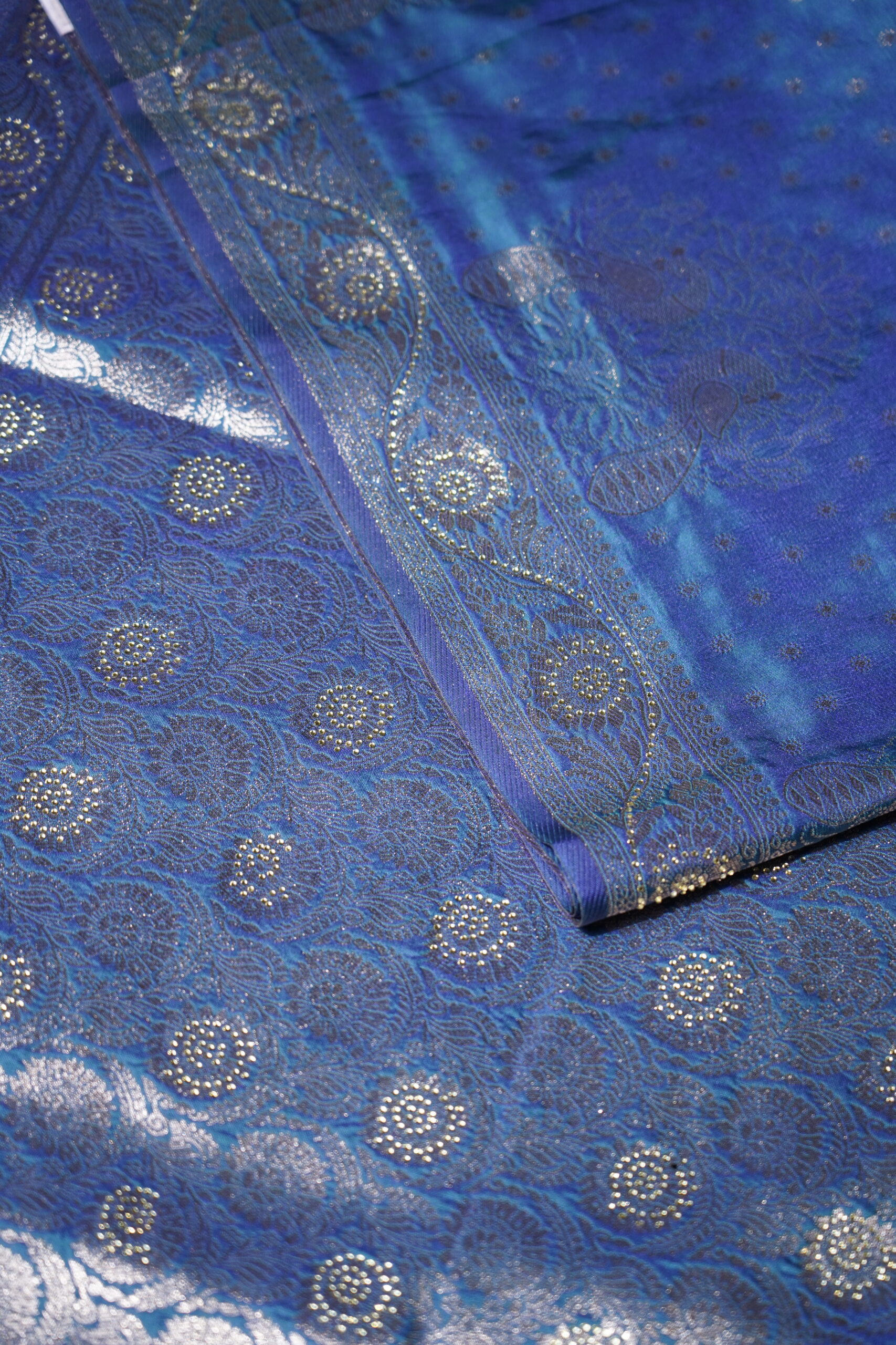 Nilraga – Dual Tone Saree - Image 5