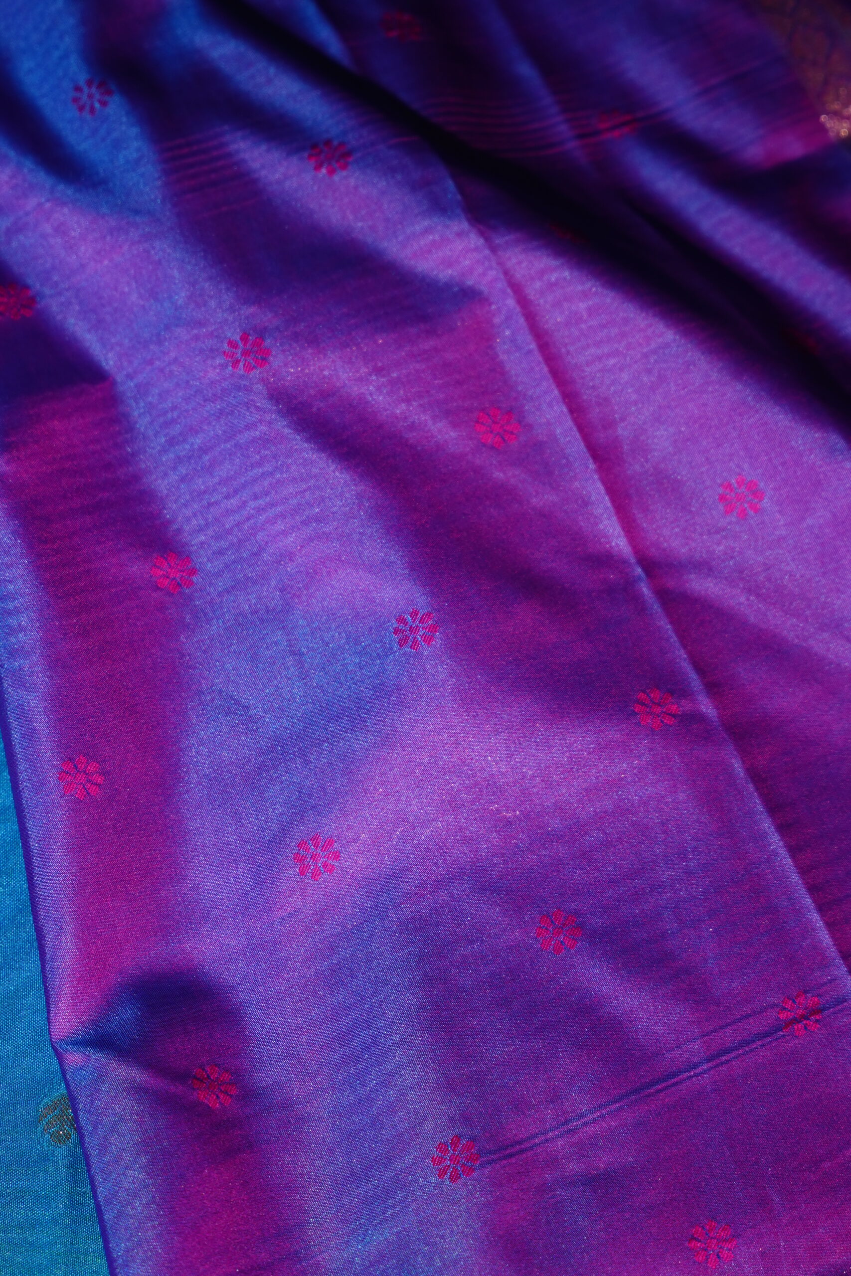 Rajragi – Dual-Tone Blue & Purple Woven Saree - Image 3